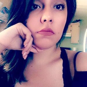 Meet your Posher, Yesenia